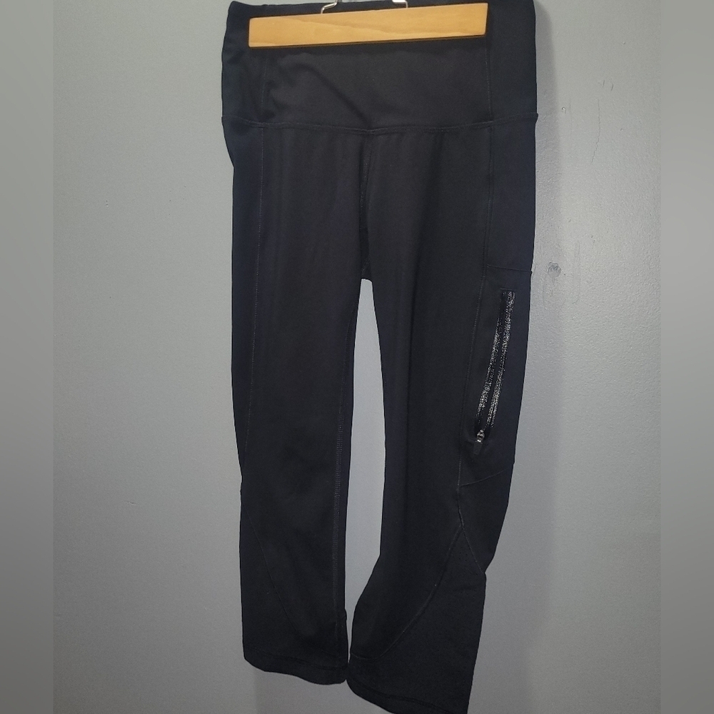Hyba black cropped activewear leggings XS